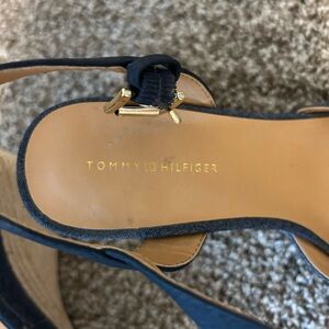 Tommy Hilfiger Women’s Wedge Sandal